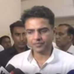 पायलट ने क्यो पत्रकारों को कहा कि आप कठिन सवाल नहीं पूछते ?